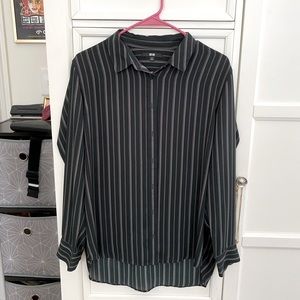 Uniqlo Black Lightweight button down